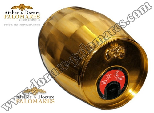 Barrique de vin dorée à la feuille d'or
